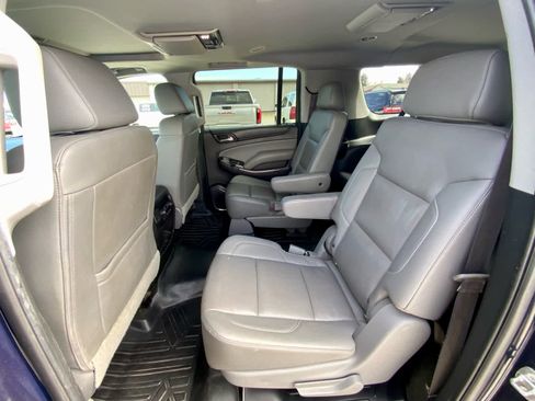Used 2017 Chevrolet Suburban LT image 25