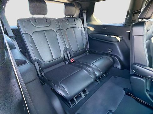 Used 2024 Jeep Grand Cherokee L Limited w/ Luxury Tech Group II image 23