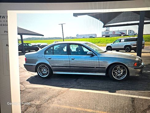 Used 2002 BMW M5 RWD image 2