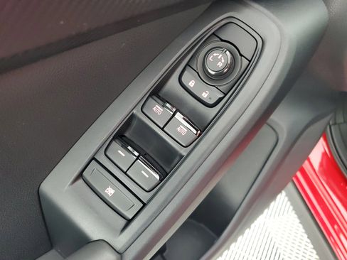 Used 2025 Subaru Crosstrek 2.0i Premium image 29