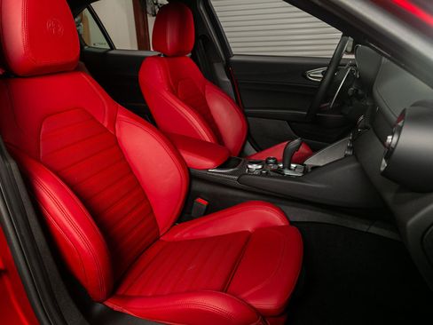 Used 2024 Alfa Romeo Giulia Quadrifoglio image 24