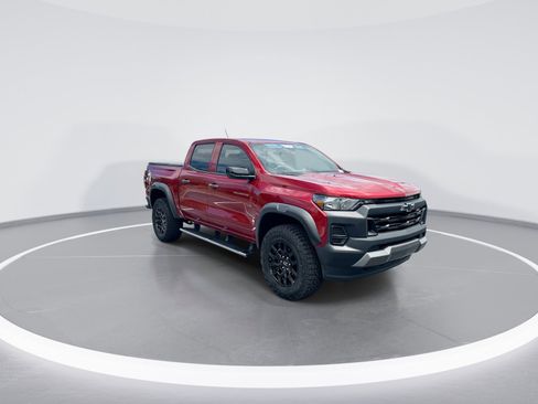 Used 2023 Chevrolet Colorado Trail Boss w/ Advanced Trailering Package AWD/4WD image 2