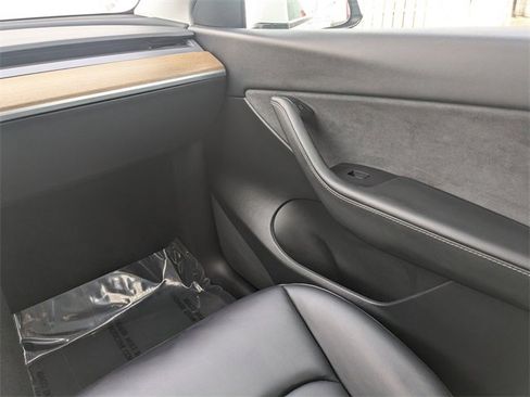Used 2022 Tesla Model Y Performance image 20
