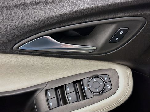 Used 2024 Buick Encore GX Sport Touring image 15