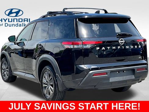Used 2024 Nissan Pathfinder SV FWD image 5