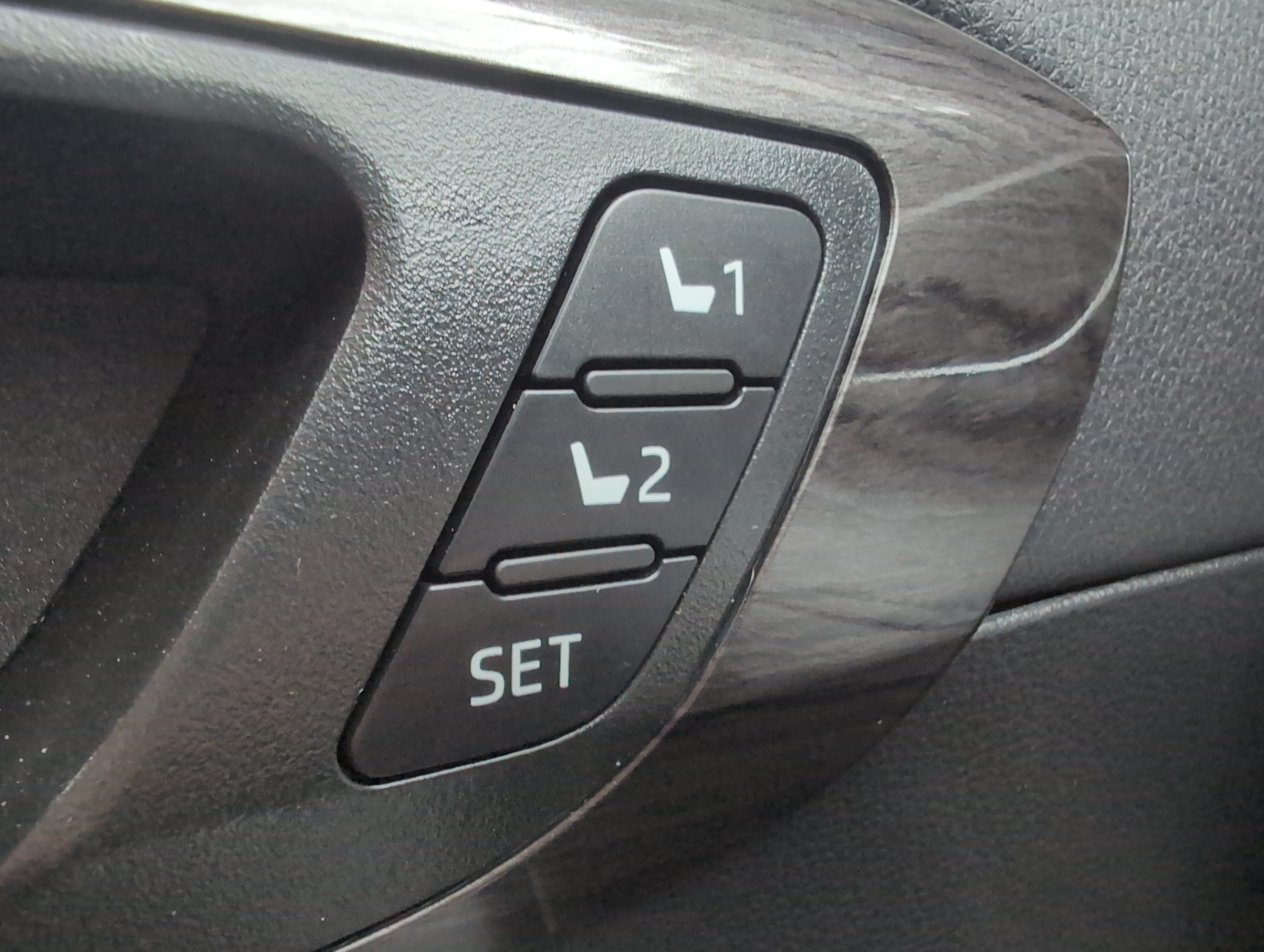 Used 2022 Toyota Highlander Platinum FWD image 38