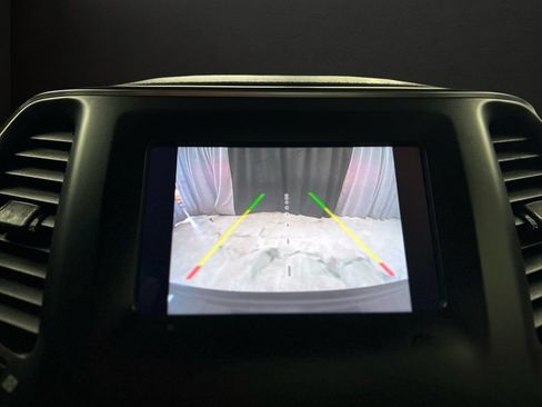Used 2020 Jeep Cherokee Latitude Plus FWD image 21