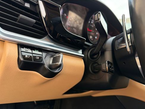 Used 2018 Porsche Panamera 4 w/ Premium Package Plus image 39