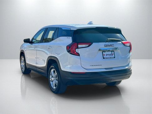 Used 2024 GMC Terrain SLE image 7