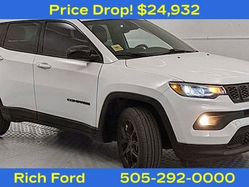 Used 2025 Jeep Compass Latitude w/ Altitude Special Edition AWD/4WD image 1