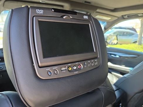 Used 2015 Cadillac Escalade ESV Platinum image 18