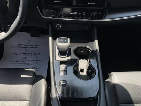 Used 2021 Nissan Rogue SV w/ Premium Package FWD image 16