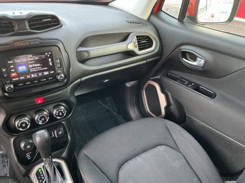 Used 2017 Jeep Renegade Latitude image 32