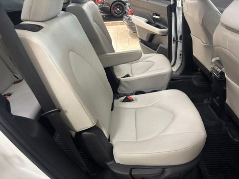 Used 2024 Toyota Grand Highlander AWD image 34