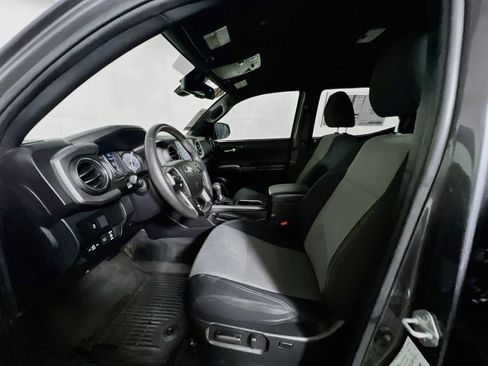 Used 2021 Toyota Tacoma TRD Sport RWD image 14