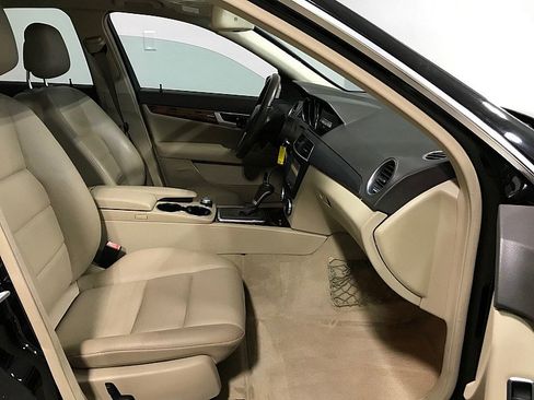 Used 2013 Mercedes-Benz C 250 Sedan w/ Multimedia Pkg image 27