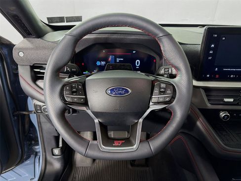 Used 2025 Ford Explorer ST image 12