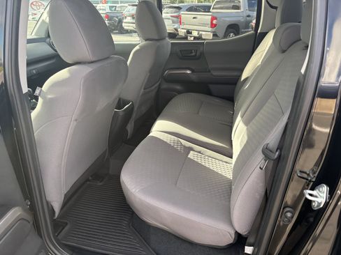 Certified 2023 Toyota Tacoma SR5 AWD/4WD image 7