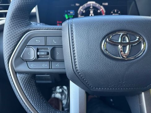 Used 2026 Toyota Tundra Limited AWD/4WD image 29