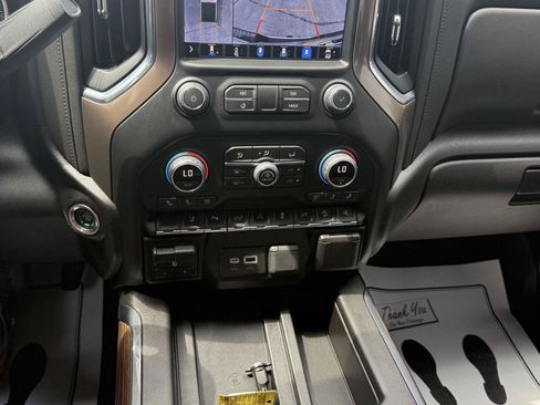 Used 2022 Chevrolet Silverado 2500 High Country w/ Technology Package AWD/4WD image 42