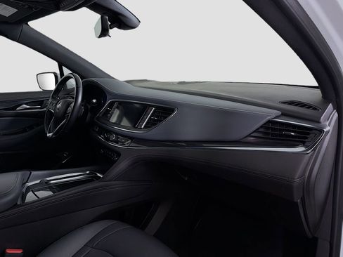 Used 2024 Buick Enclave Premium image 33