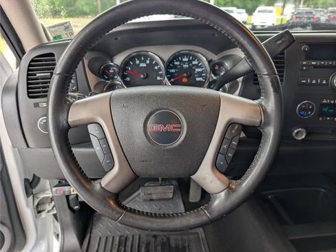 Used 2007 GMC Sierra 2500 SLE w/ EZ-Lift Tailgate Package RWD image 21