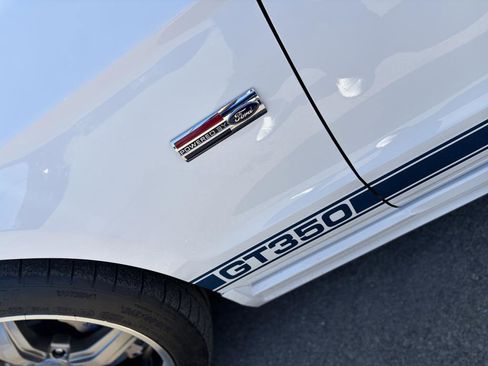 Used 2011 Ford Mustang GT Premium image 23