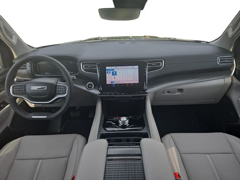 Used 2024 Jeep Wagoneer Series II AWD/4WD image 9