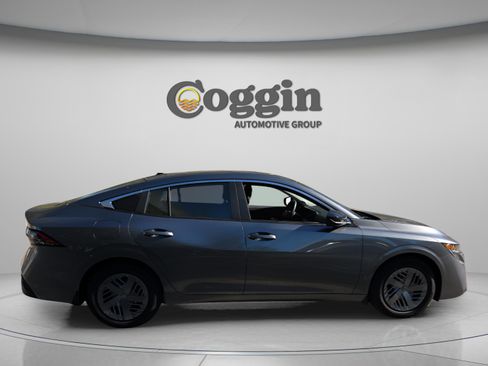 New 2026 Nissan Sentra SV w/ Floor Mat Package FWD image 6
