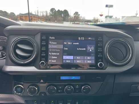 Used 2023 Toyota Tacoma TRD Sport w/ Technology Package AWD/4WD image 18
