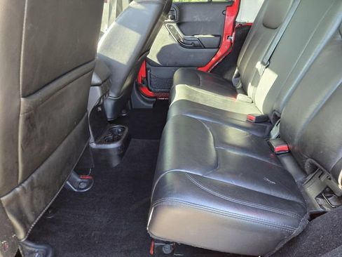 Used 2014 Jeep Wrangler Unlimited Sahara AWD/4WD image 22