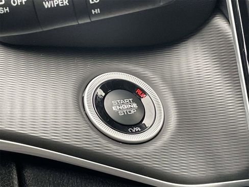 New 2025 Jeep Grand Cherokee Laredo w/ Luxury Tech Group I image 39