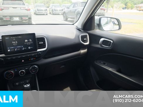 Certified 2026 Hyundai Venue SE image 19