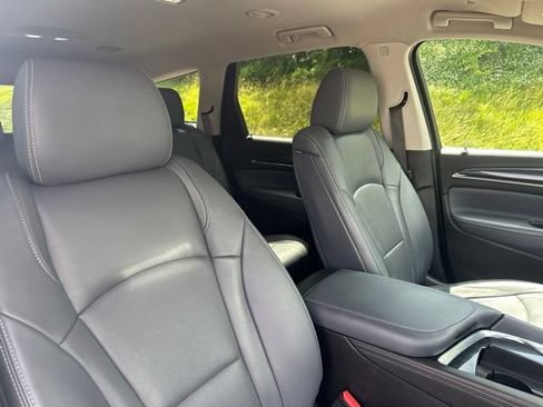 Used 2021 Buick Enclave Essence AWD/4WD image 45