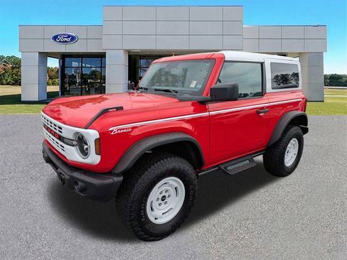 Certified 2024 Ford Bronco Heritage Edition AWD/4WD image 4