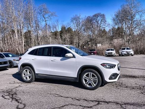 Used 2023 Mercedes-Benz GLA 250 4MATIC image 11