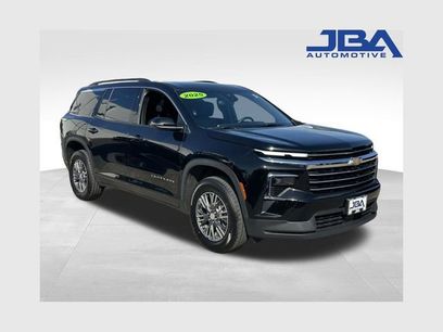 Used 2025 Chevrolet Traverse LT
