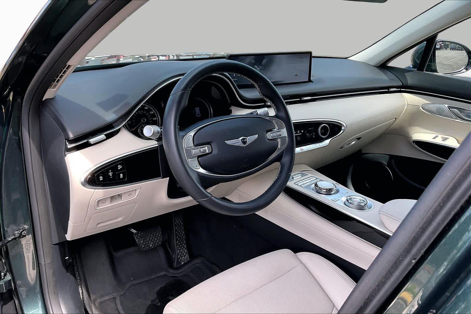 Used 2023 Genesis GV70 2.5T AWD/4WD image 17