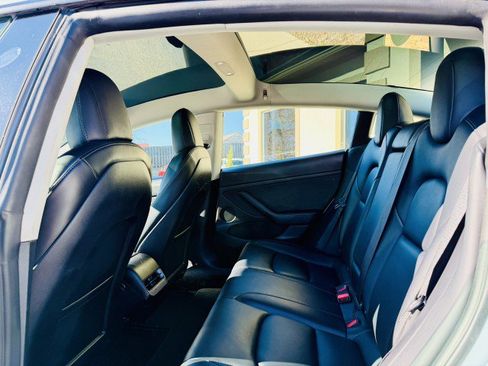 Used 2022 Tesla Model 3 Long Range image 8