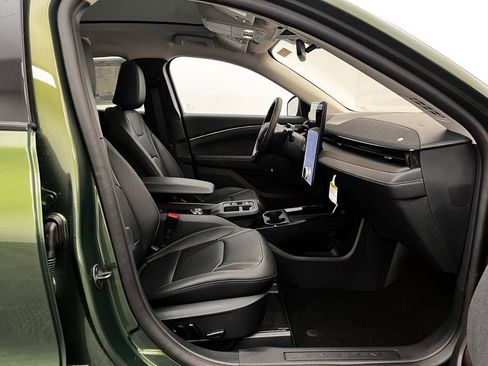 New 2026 Ford Mustang Mach-E Premium image 27