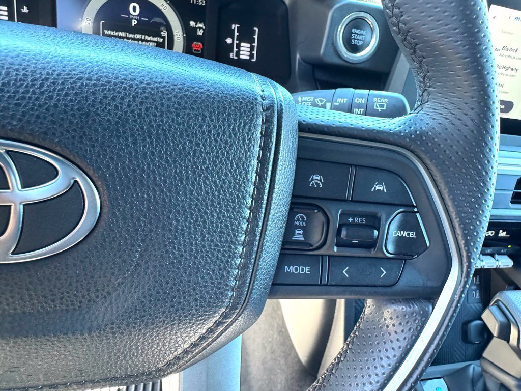 Used 2025 Toyota 4Runner SR5 AWD/4WD image 34