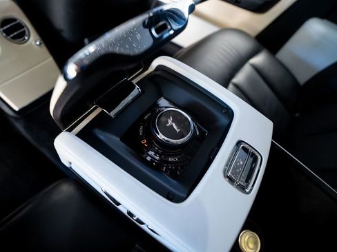 Used 2019 Rolls-Royce Phantom Sedan RWD image 52