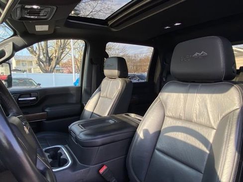 Used 2020 Chevrolet Silverado 2500 High Country w/ Technology Package AWD/4WD image 14