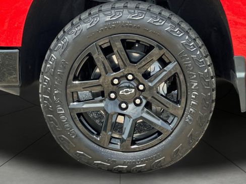 Used 2023 Chevrolet Silverado 1500 Custom Trail Boss w/ LPO, Dark Essentials Package AWD/4WD image 24