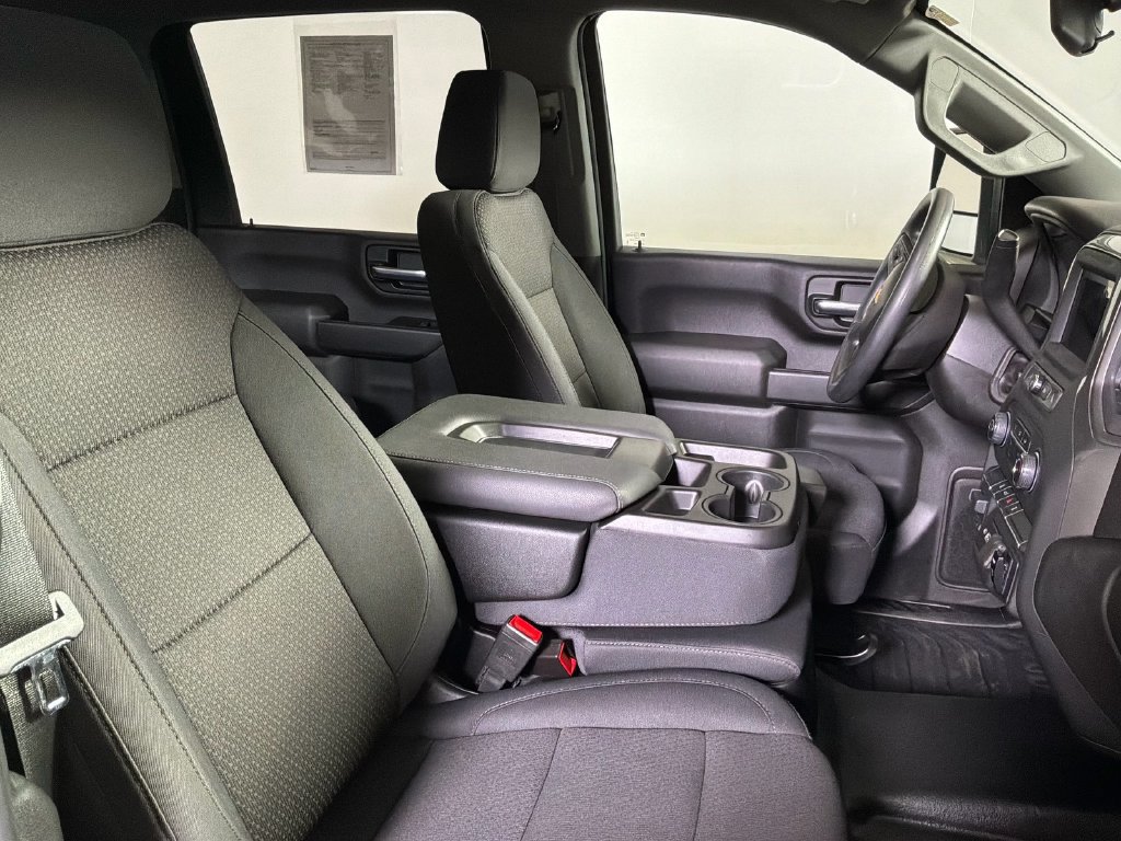 Used 2025 Chevrolet Silverado 3500 W/T AWD/4WD image 31