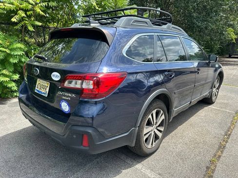 Used 2018 Subaru Outback 3.6R Limited AWD/4WD image 3