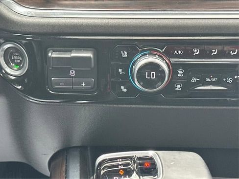 Certified 2023 GMC Sierra 1500 SLT w/ SLT Convenience Package AWD/4WD image 18
