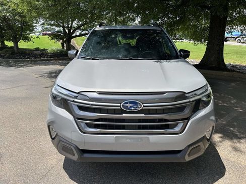 Used 2025 Subaru Forester Limited w/ Popular Package AWD/4WD image 6