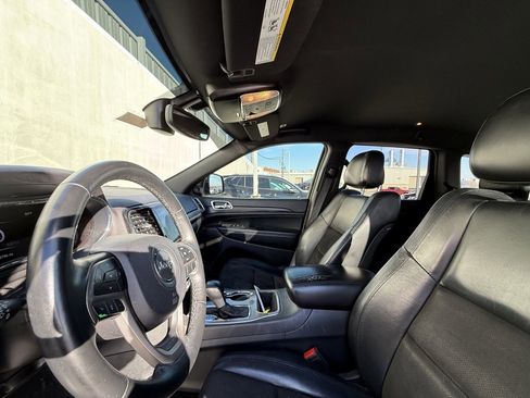 Used 2019 Jeep Grand Cherokee Altitude image 5