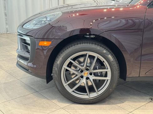 Used 2025 Porsche Macan image 11
